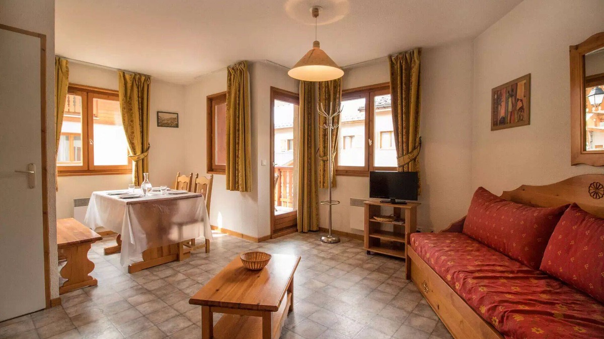 Aussois Apartment | COM306M : Apartment in quiet area near free shuttle bus and swimming pool