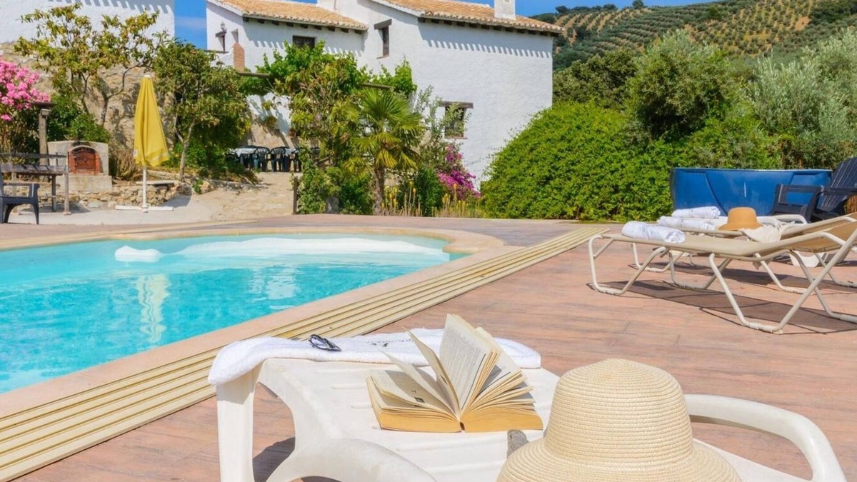 Serval Villa | Combinación Serval y Pedrizas Montefrío by Ruralidays