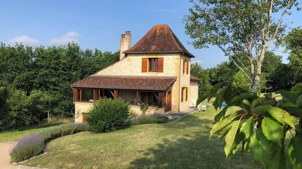 Monpazier House | Come and discover our peaceful home that embodies the charm of the countryside.