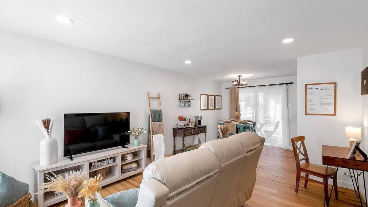 Wichita Apartment | Come and enjoy our coastal themed 2 bed, 1 bath apartment