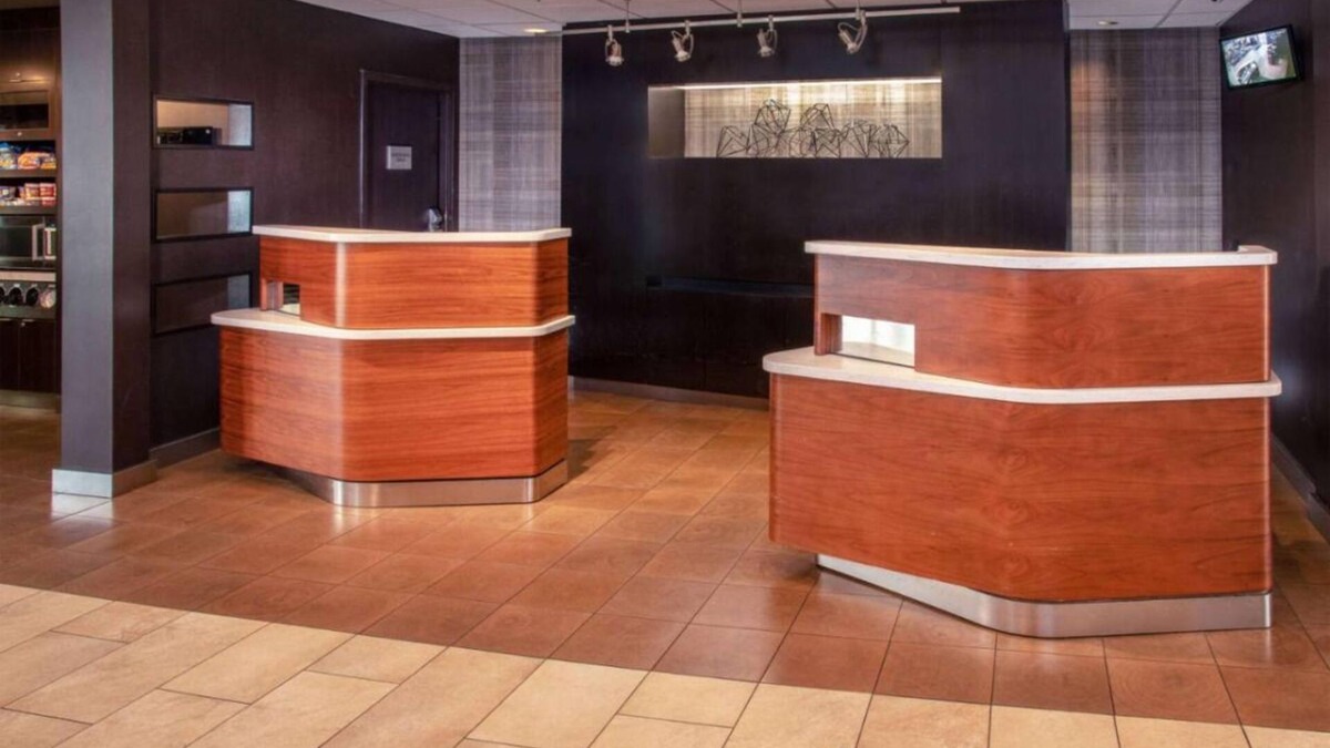 Newark Hotel | Come Create Memories w/Fun-filled Adventures at this Paradise! Parking, Pool