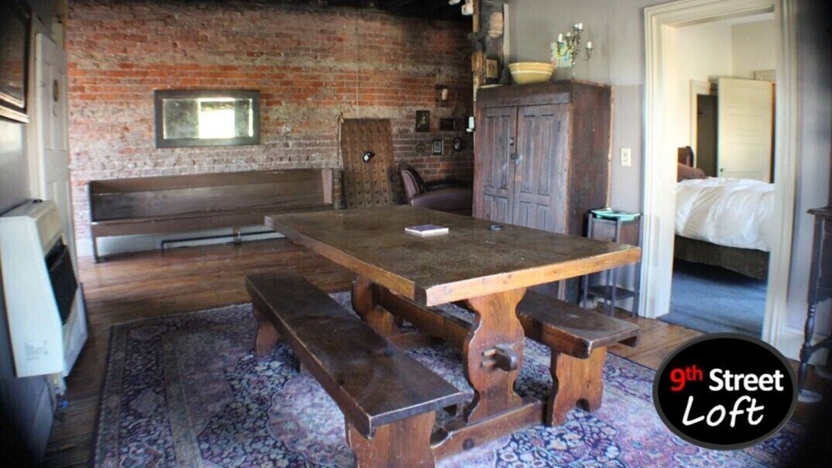 Etowah House | Come Enjoy a Unique Space 125 Year Old East TN Loft