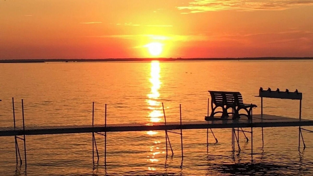 Winneconne House | Come Enjoy the Our Lakeside Getaway!