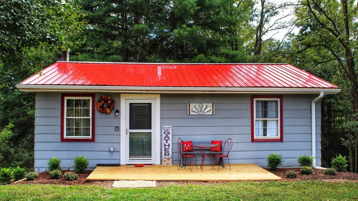 Elkin House | Come Get Cozy at Our Elkin Country Cottage