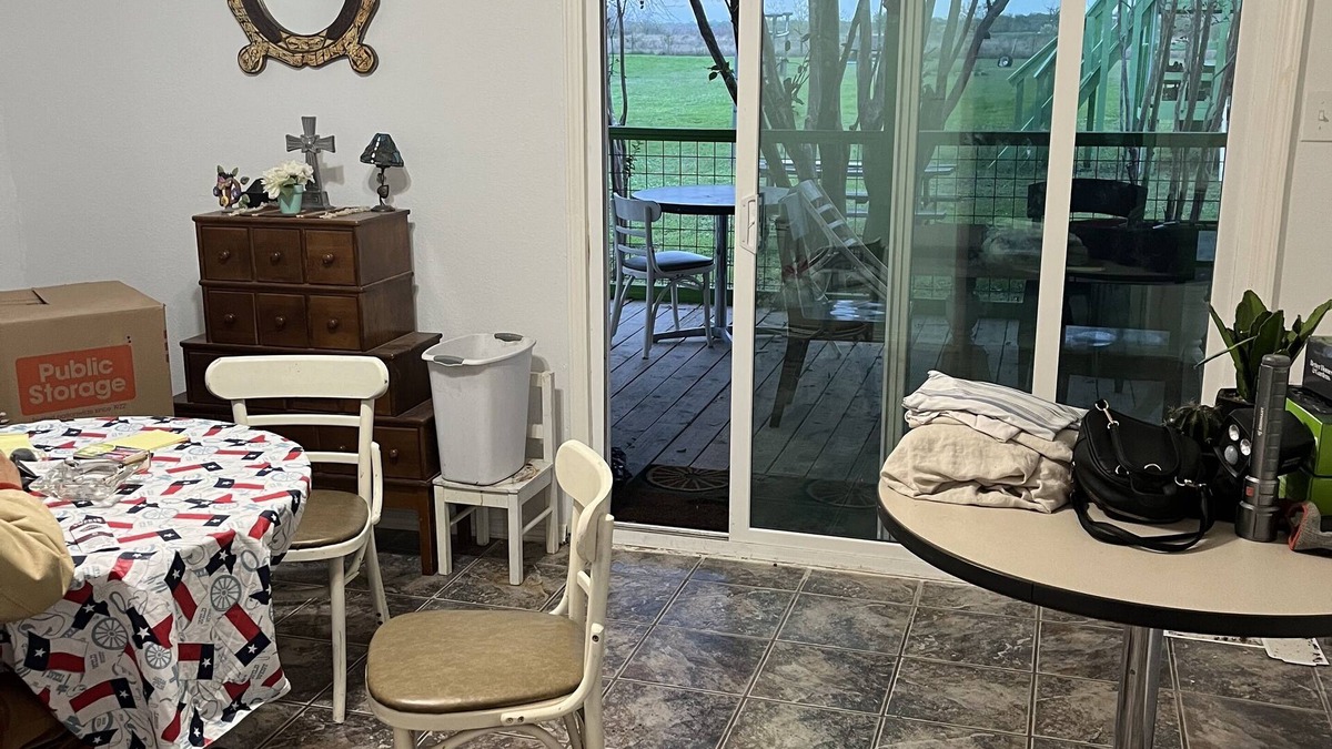 Buda House | Come have a cozy stay at my country home, sitting on 5 acres with all amenities