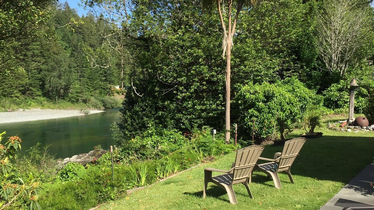 Crescent City House | Come relax and play with family and friends at the River's Edge.