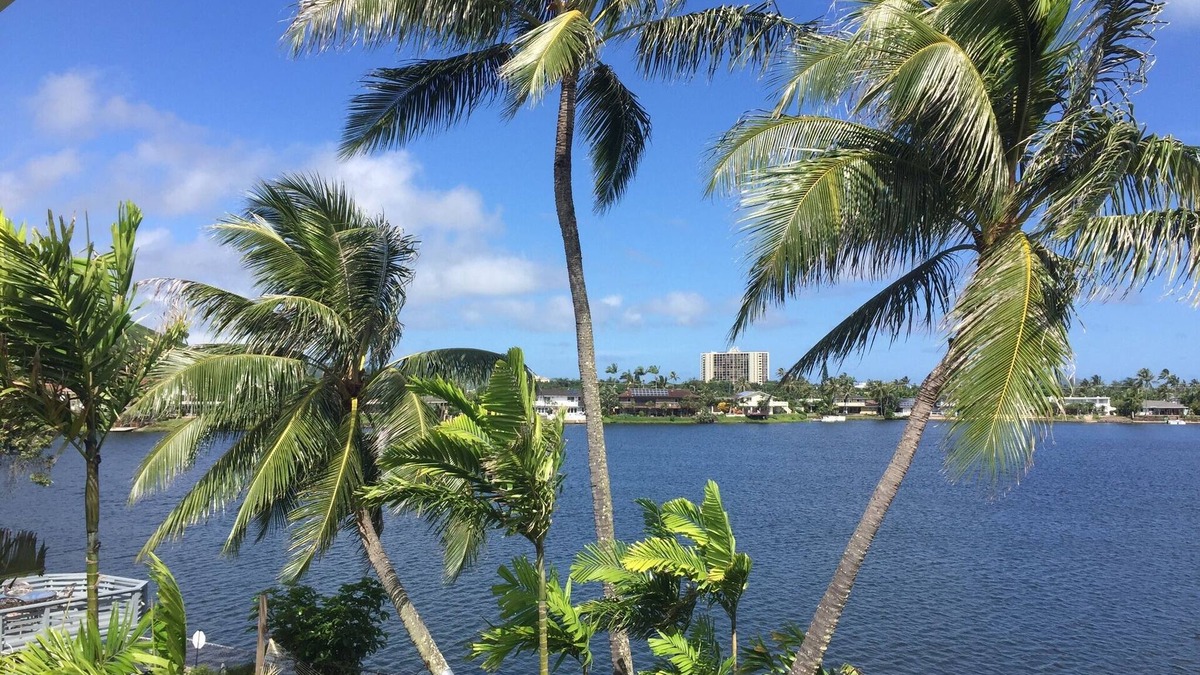 Enchanted Lake House | Come relax on the lake! Beautiful lake and mountain views. Kayaks included.