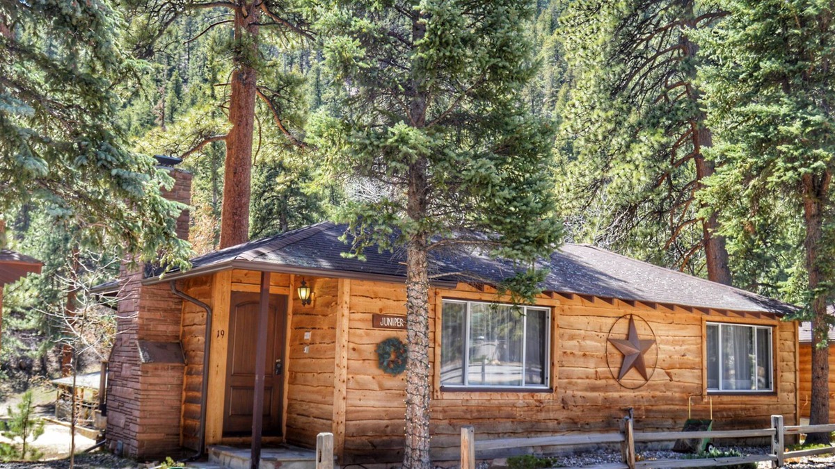 Estes Park Condo | Come stay at the Ponderosa Cabin for unbelievable views!