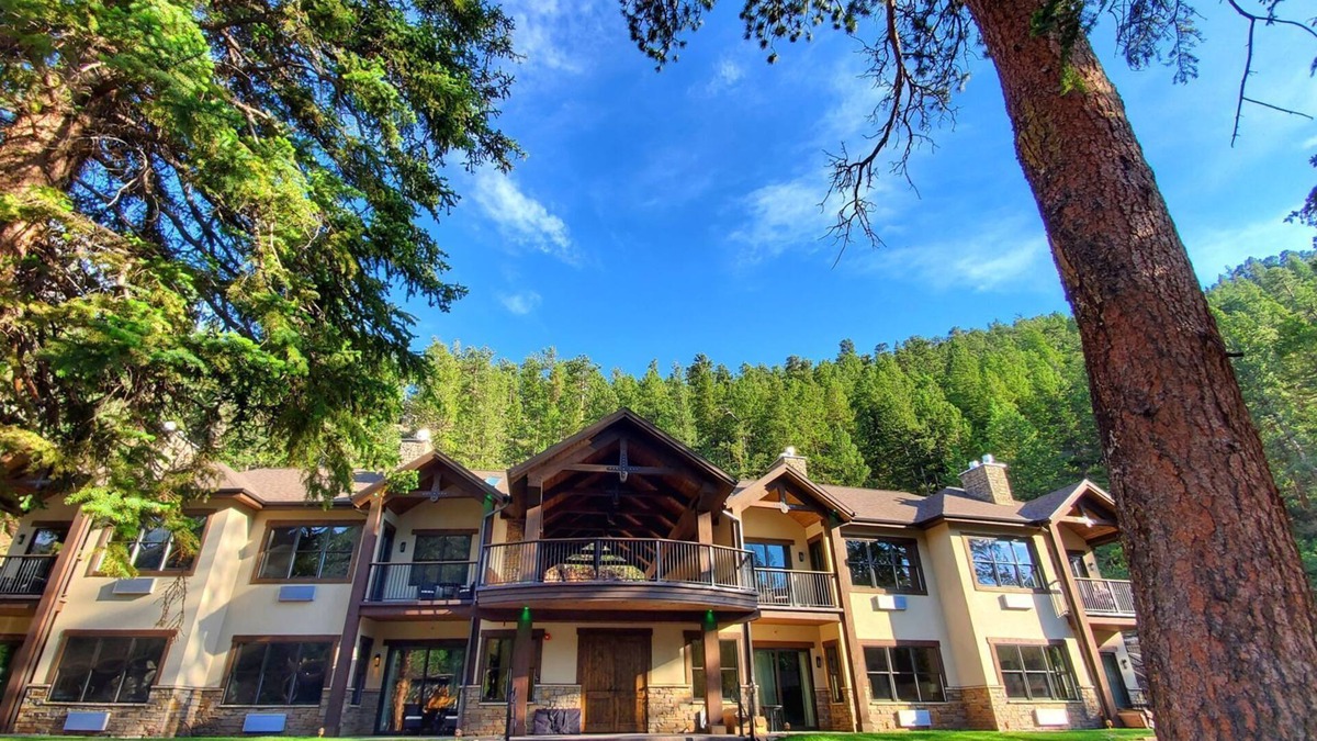 Estes Park Condo | Come stay at the Stream Suites for unbelievable views!