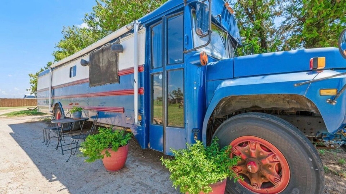 Lubbock House | Come stay in our converted school bus/tiny home!
