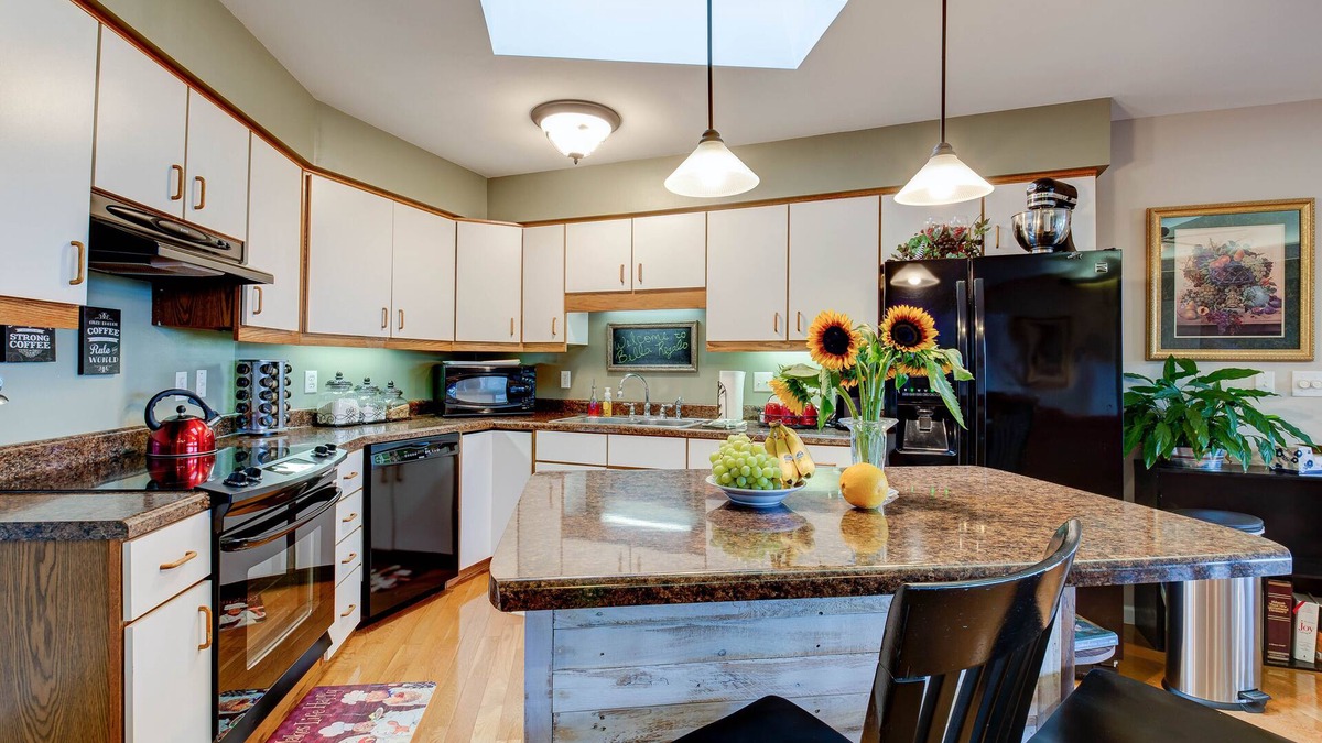 Pisgah Forest House | Come to Relax, Hike, and Bike w/Amazing Views - 3 Min to Brevard!