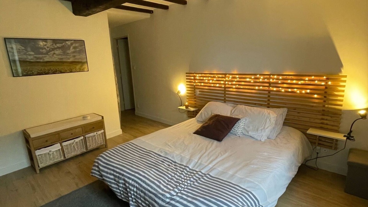 Saint-Sulpice-de-Roumagnac Bed & Breakfast | Comfortable guest rooms with swimming pool, quiet, in the heart of the countryside