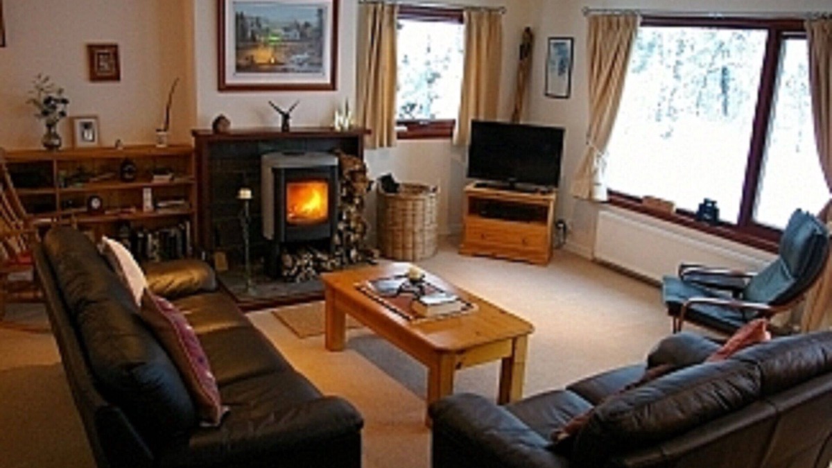 Coylumbridge House | Comfortable Secluded Bungalow in Wooded Setting