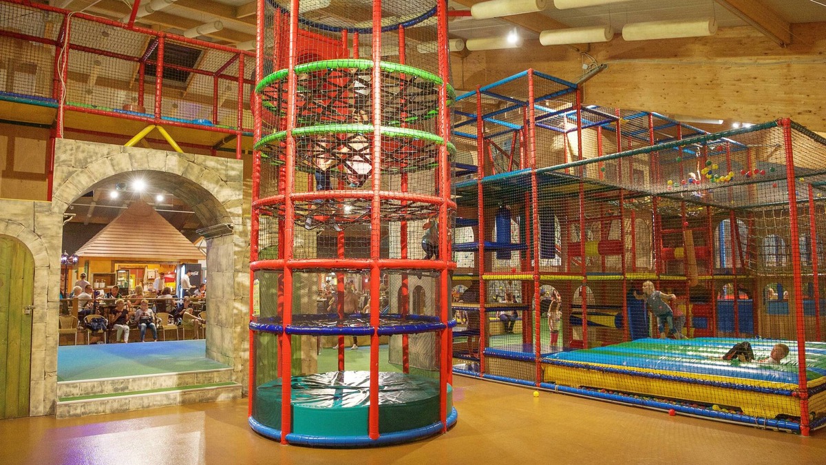 Leiwen House | Comfort 10-person bungalow in the holiday park Landal Sonnenberg