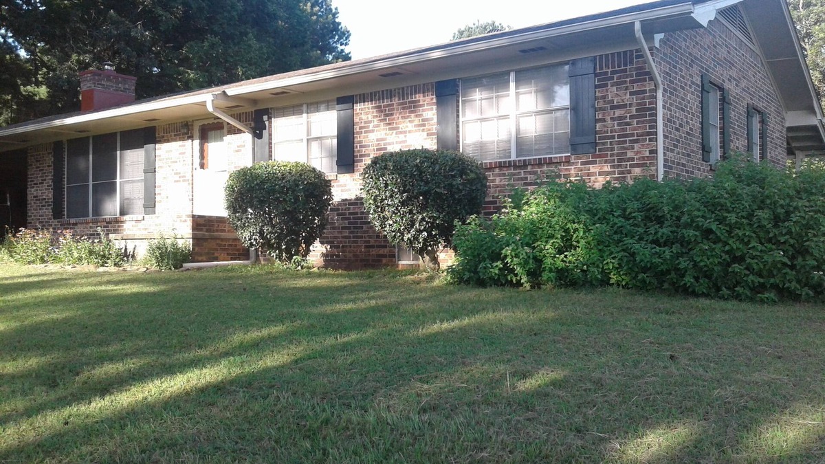 Clarksville House | Comfort and Chickens