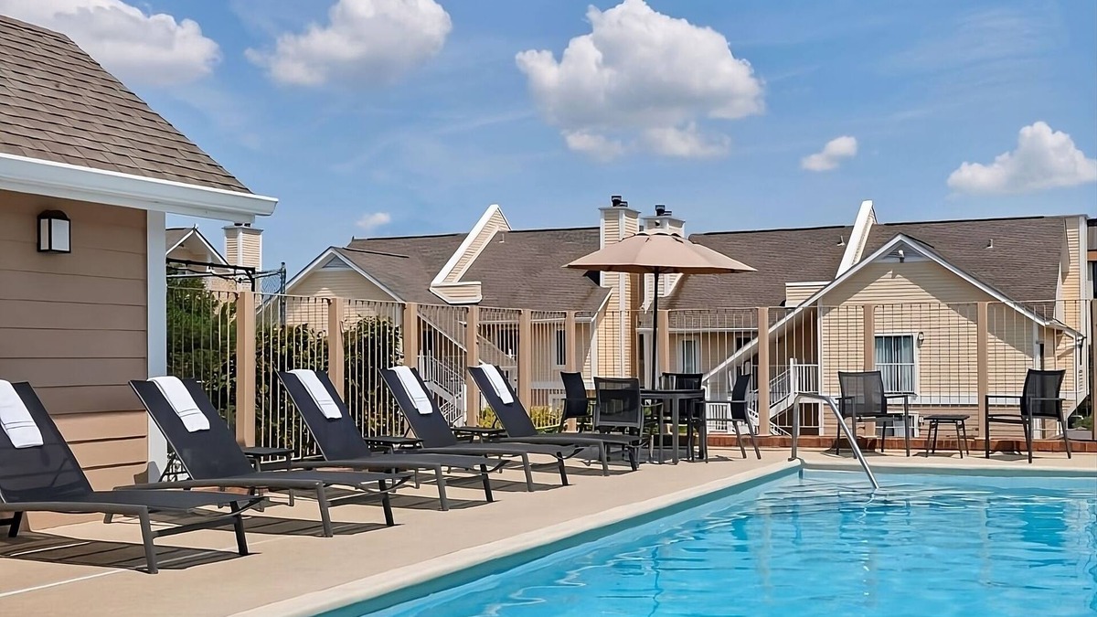 Tucson Hotel | Comfort and Convenience! Pet-Friendly Stay w/Free Breakfast & Pool Access!