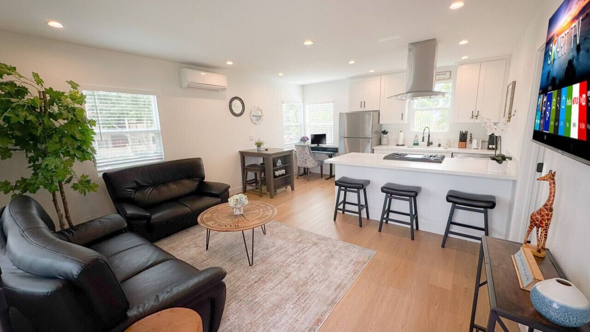 Burbank Apartment | Comfort and Style - Newer 1 Bedroom in Burbank, near Disney, Warner Bros & Hollywood Attractions!