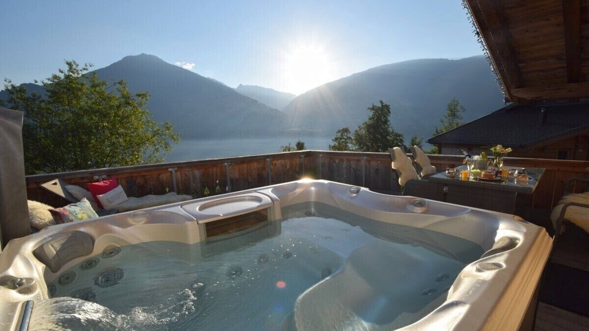 Emberg Ski Chalet | Comfort Chalet Mühle - SKI in/SKI out, Sauna-Jacuzzi - by "wachterhof"