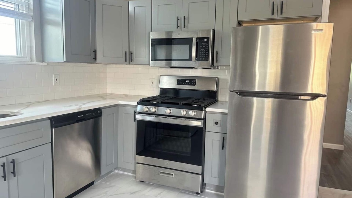 Girard Estates Apartment | Comfort & Convenience: 1.5 Miles from Center City, Transit