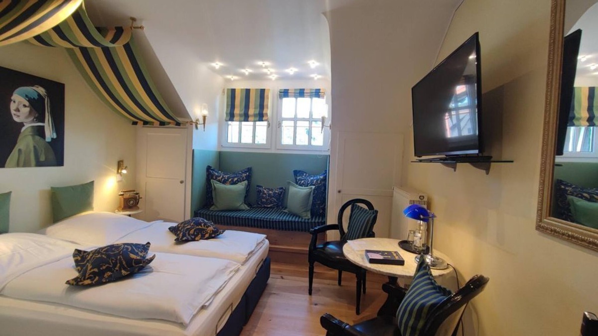 Bad Salzig Apartment | Comfort double room - Park Villa central on the Middle Rhine