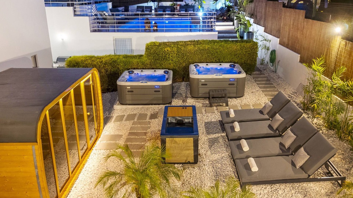 Armacao de Pera Villa | Comfort & fun w/pool & games area