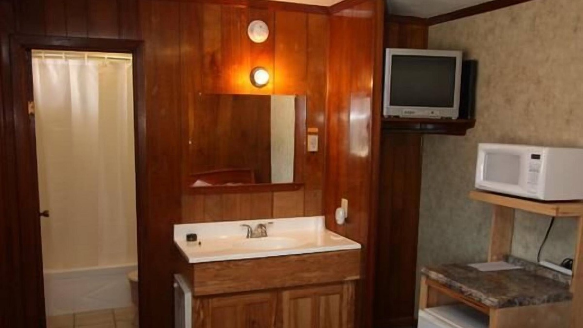 Thayer Hotel | Comfort Green Motel