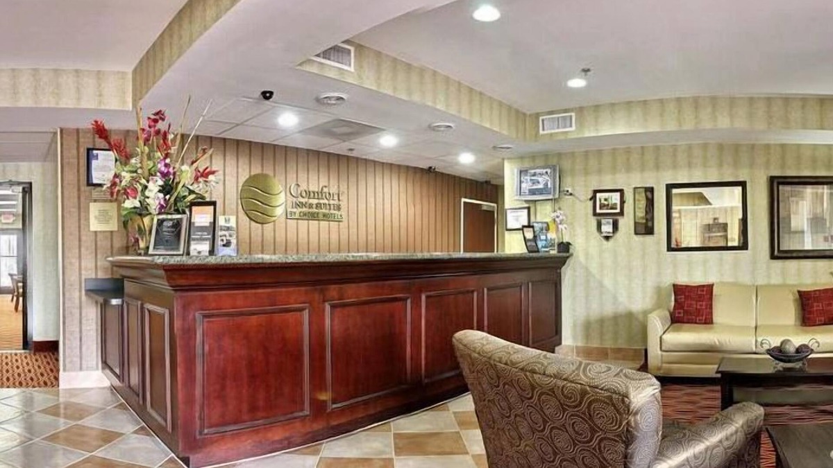 Griffin Hotel | Comfort Inn And Suites Griffin