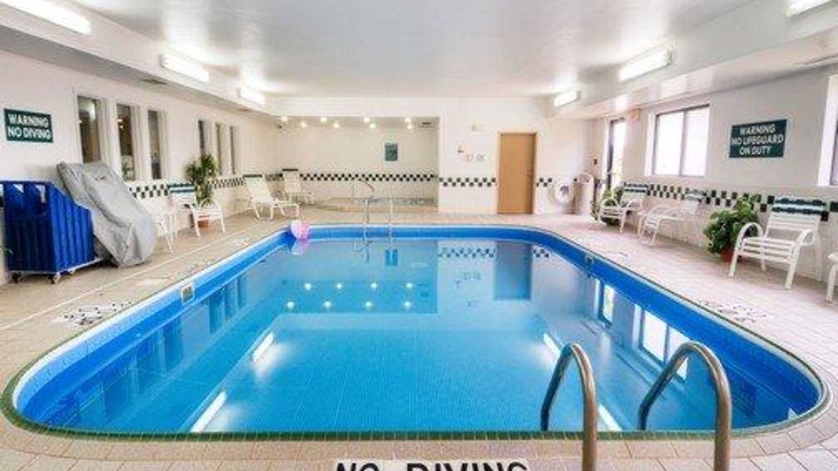 Morris Hotel | Comfort Inn Morris I-80