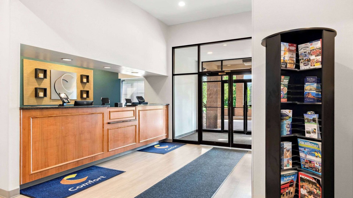 Lake Ariel Hotel | Comfort Inn Pocono Lakes Region