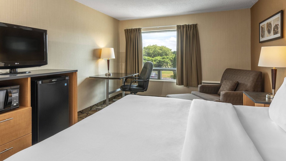 Fort Gary Hotel | Comfort Inn South