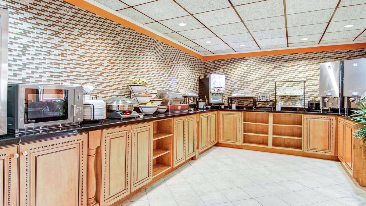 Athens Hotel | Comfort Inn & Suites Athens North