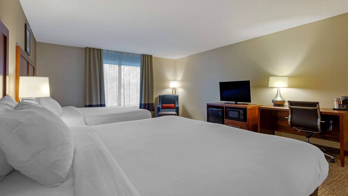 Cambridge Hotel | Comfort Inn & Suites Cambridge