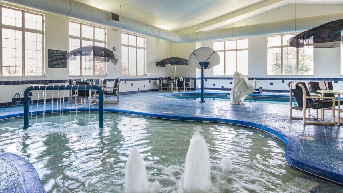Morrisonville Hotel | Comfort Inn & Suites Madison North