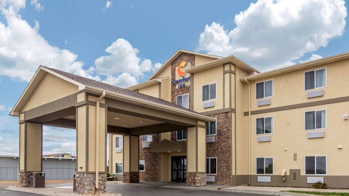 Sterling Hotel | Comfort Inn & Suites Sterling