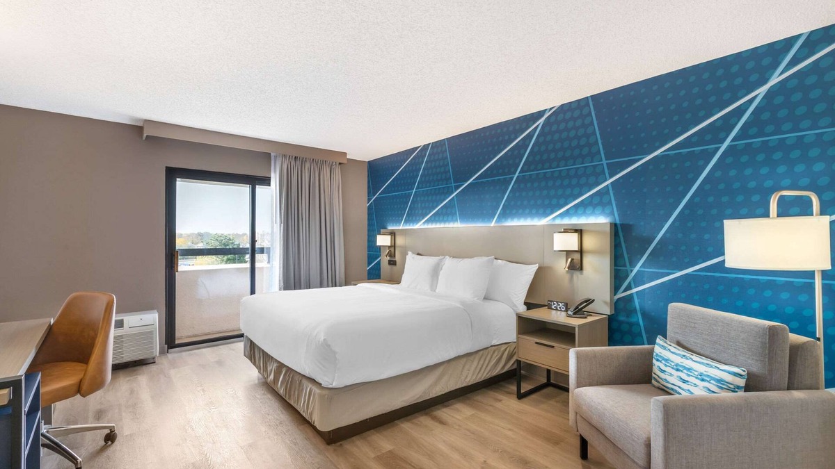 Arlington Heights Hotel | Comfort Inn & Suites Arlington Heights - Buffalo Grove