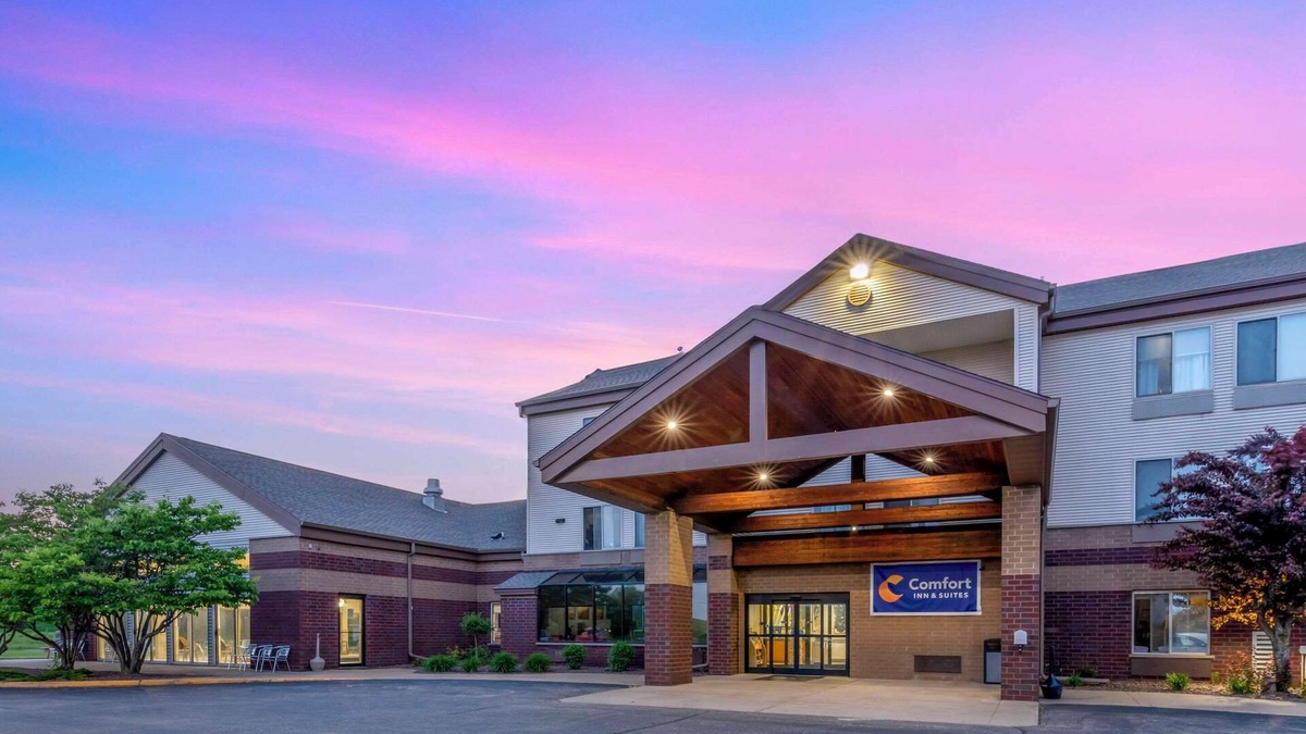 New Lisbon Hotel | Comfort Inn & Suites