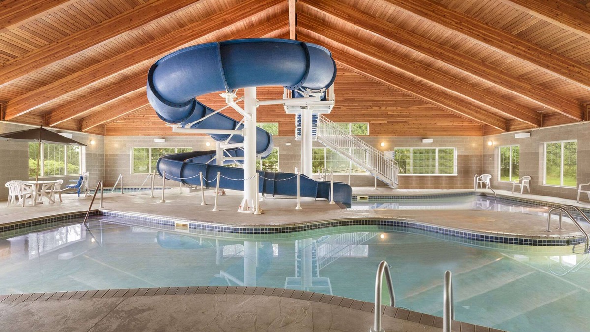 White Bear Lake Hotel | Comfort Inn & Suites St. Paul Northeast