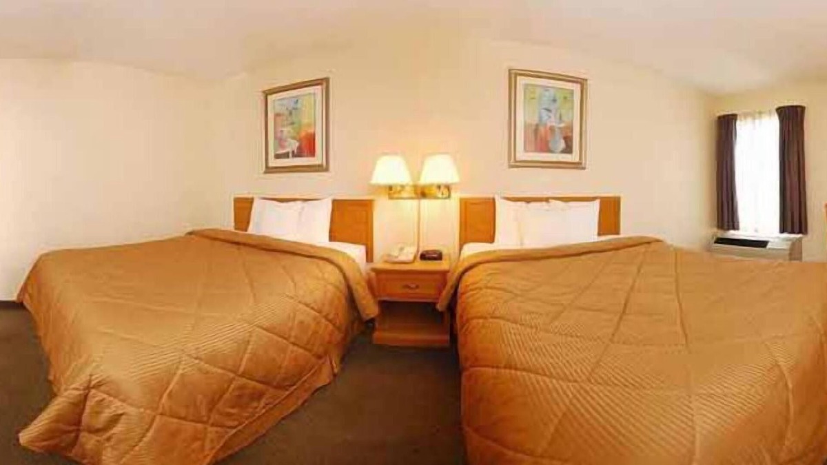 Revloc Hotel | Comfort Inn