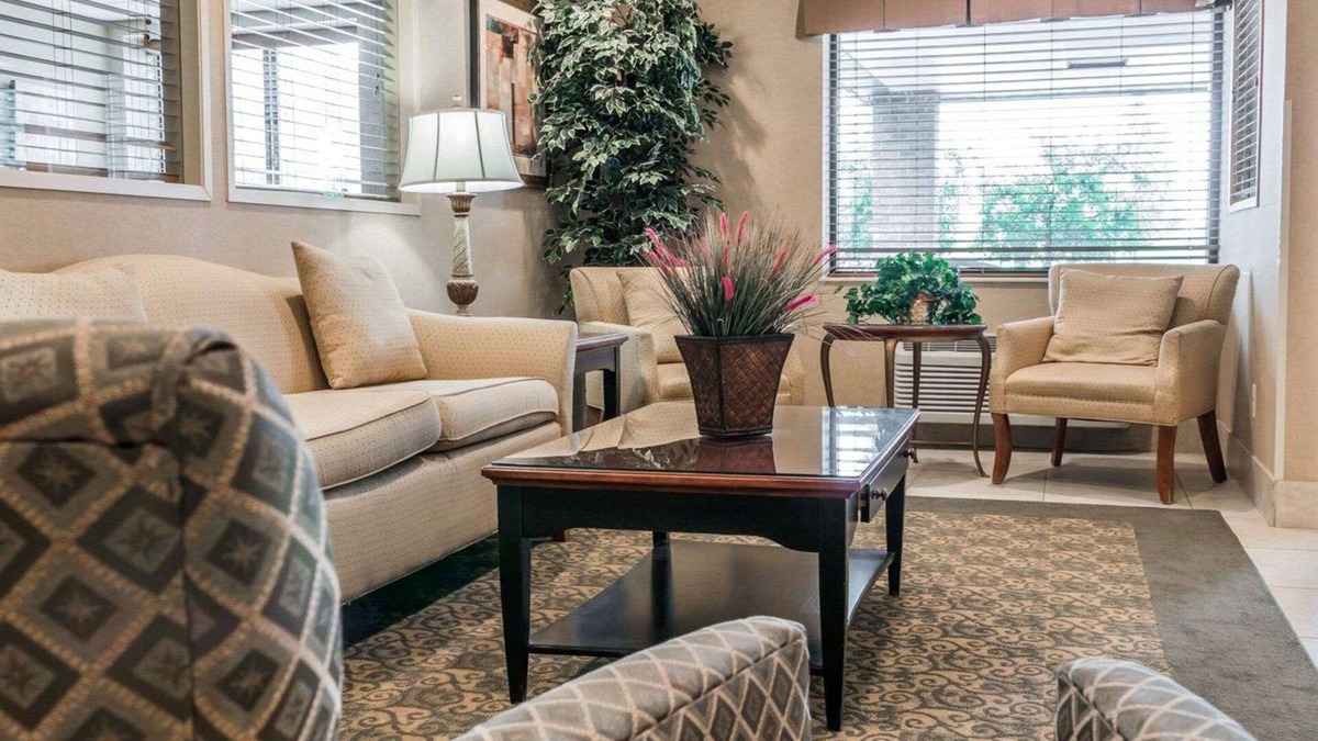 Utica Hotel | Comfort Inn Utica