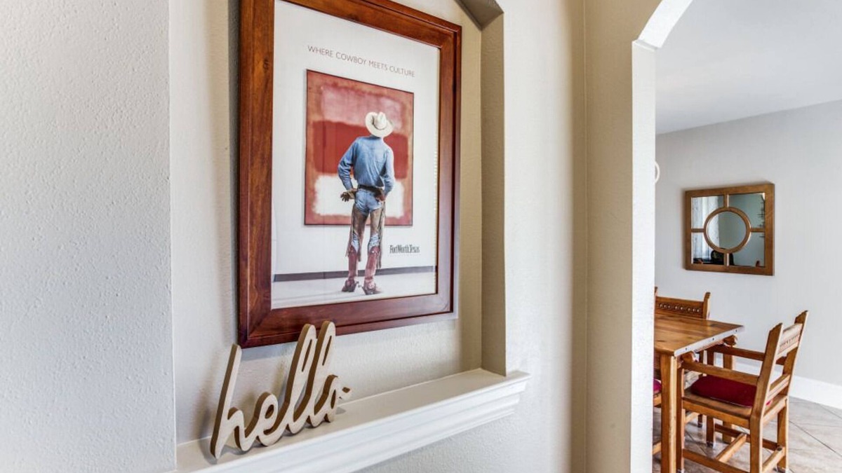 Fort Worth House | Comfort & Style -minutes from TCU, Dickies Arena&Historic Fort Worth Stockyards.