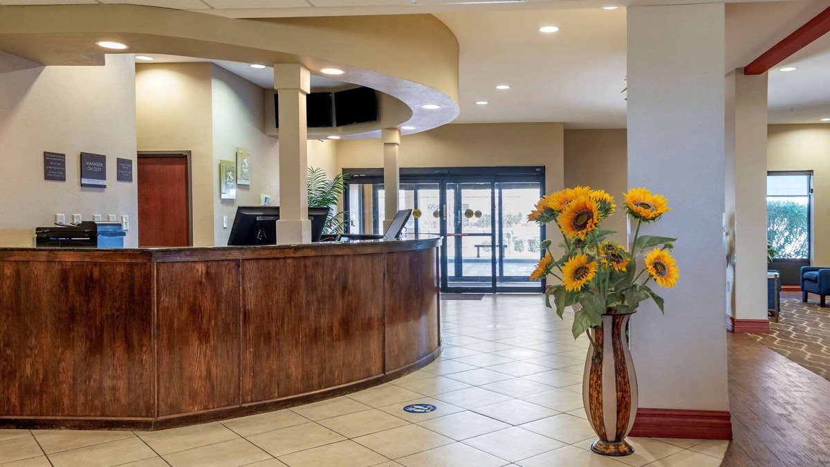 Montgomery Hotel | Comfort Suites Airport South