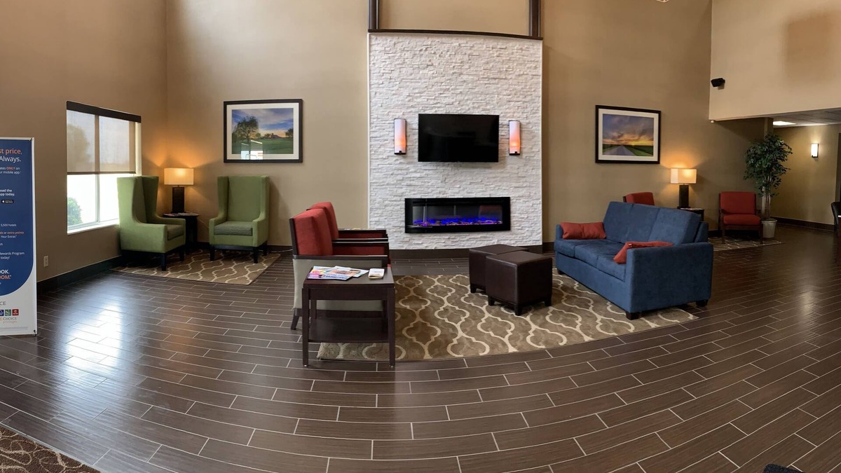 Auburn Hotel | Comfort Suites Auburn near I-69