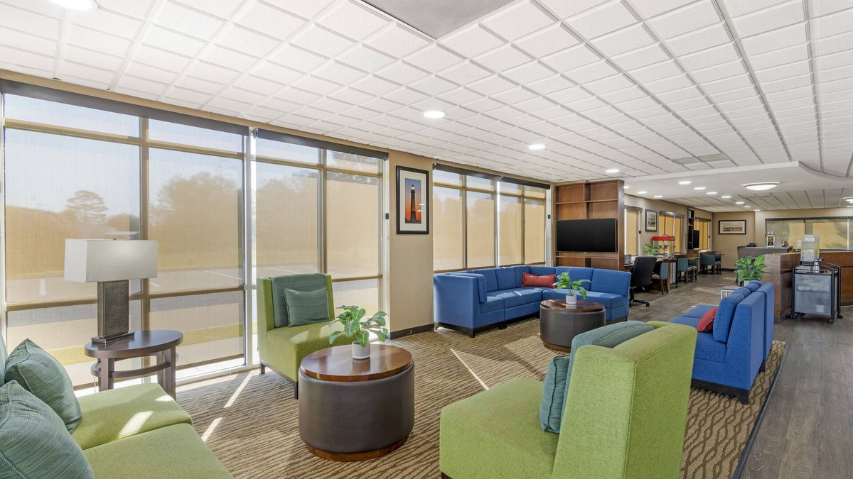 Brunswick Hotel | Comfort Suites Brunswick