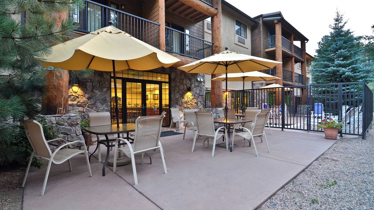North Central Evergreen Hotel | Comfort Suites Golden West on Evergreen Parkway