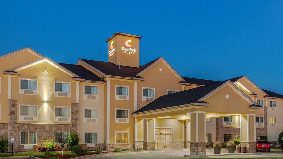 Johnson Creek Hotel | Comfort Suites Johnson Creek Conference Center