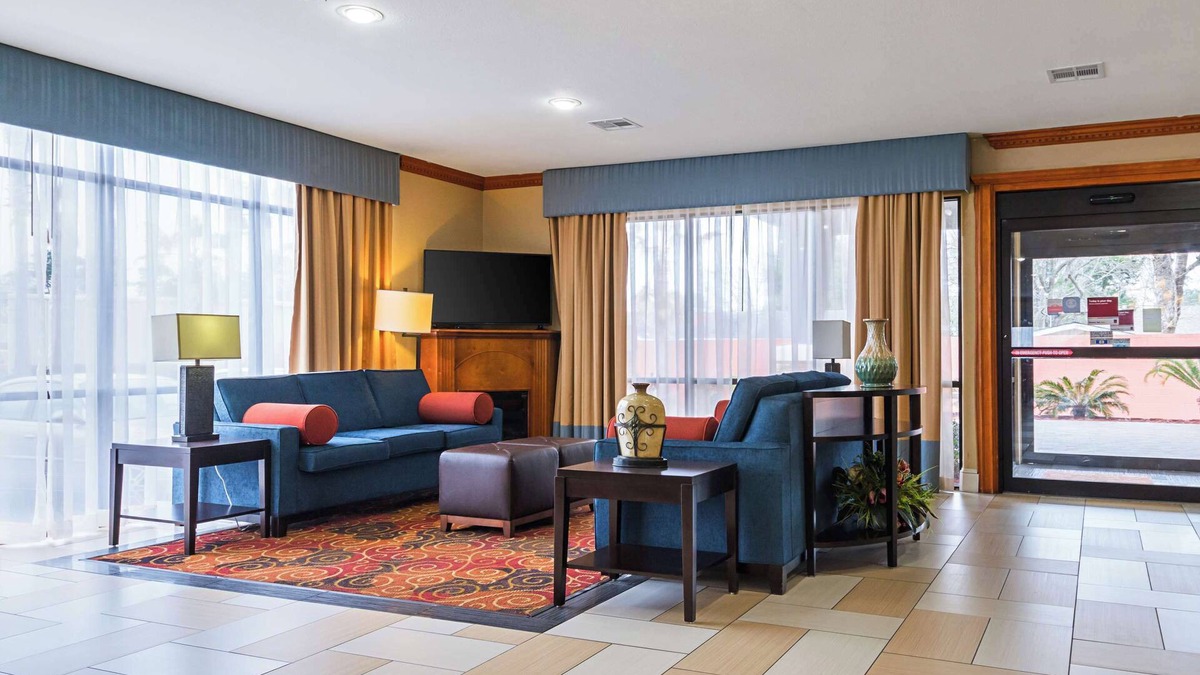Lake Charles Hotel | Comfort Suites Lake Charles