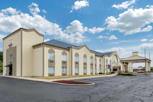 Marion Hotel | Comfort Suites Marion North