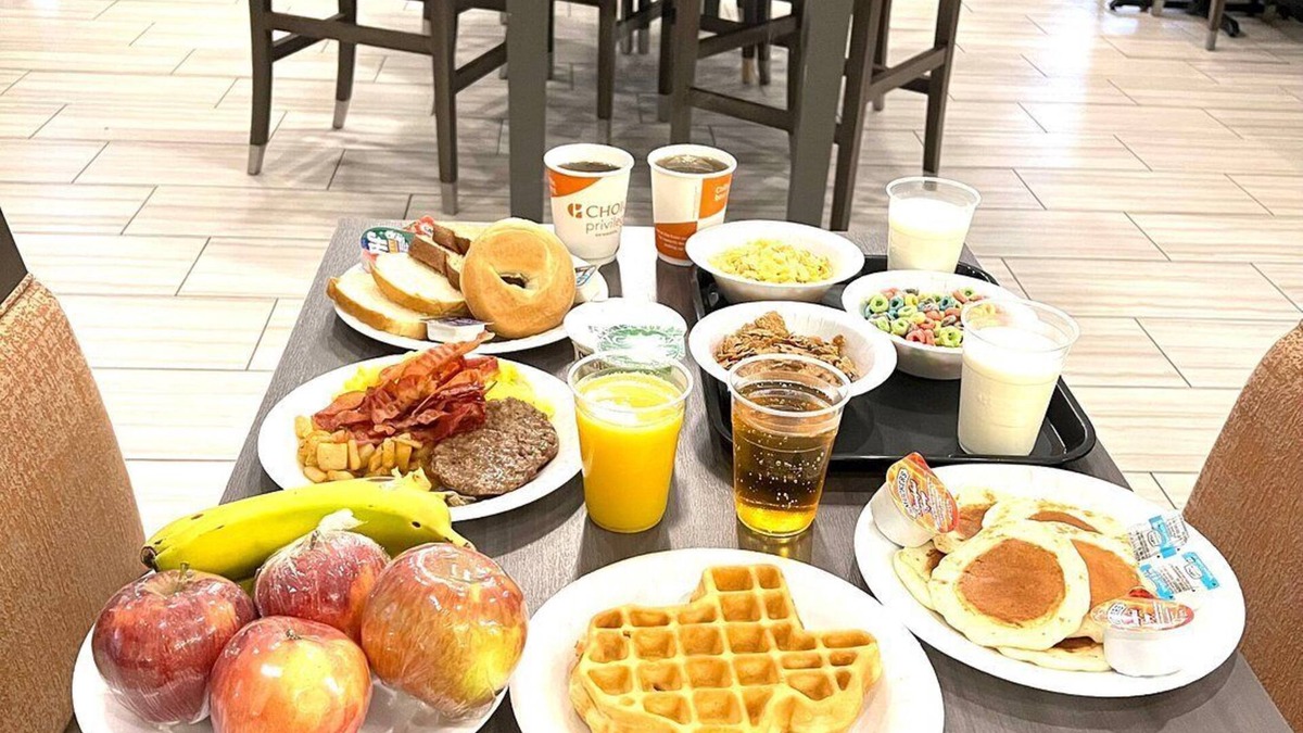 Barker Hotel | Comfort Suites Near Sam Houston Race Park