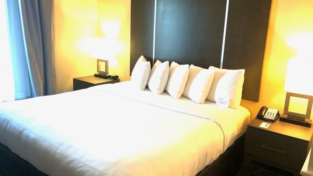 Barker House | Comfort Suites Near Sam Houston Race Park