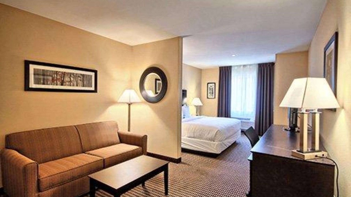 Lewisburg Hotel | Comfort Suites